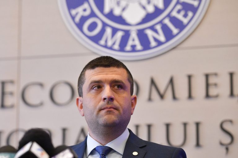Ministrul Apărării oferă detalii despre cele trei avioane și soldații americani care au ajuns duminică în România.