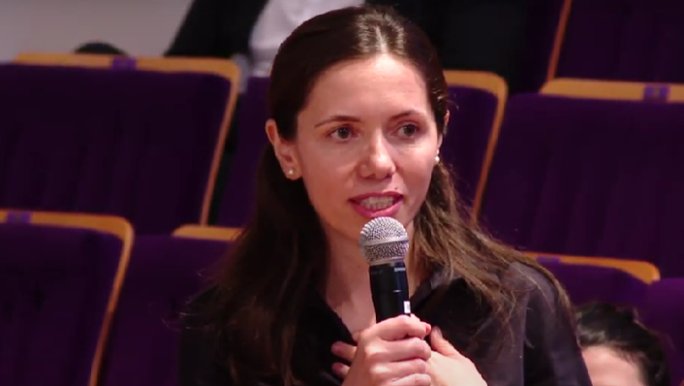 Mirabela Grădinaru, partenera lui Nicușor Dan, la o discuție despre dependențele din rândul copiilor și adolescenților.