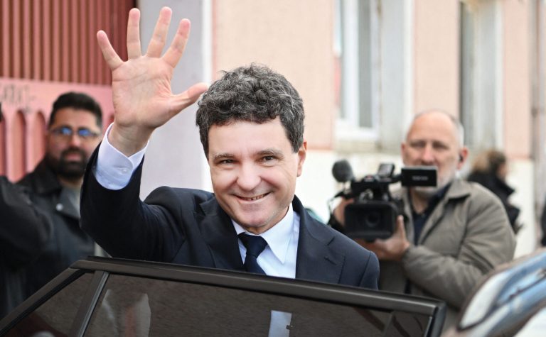 Nicuşor Dan, de 8 Martie: Prea des uităm cât de mult vă datorăm, cât de puternice și curajoase sunteți.