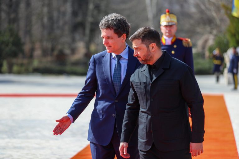 Nicușor Dan: Am primit asigurări privind continuitatea funcționării școlilor în limba română din Ucraina