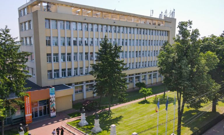 Numărul burselor crește la Universitatea de Științele Vieții din Iași. Aproape 40% dintre studenți vor beneficia de sprijin financiar.