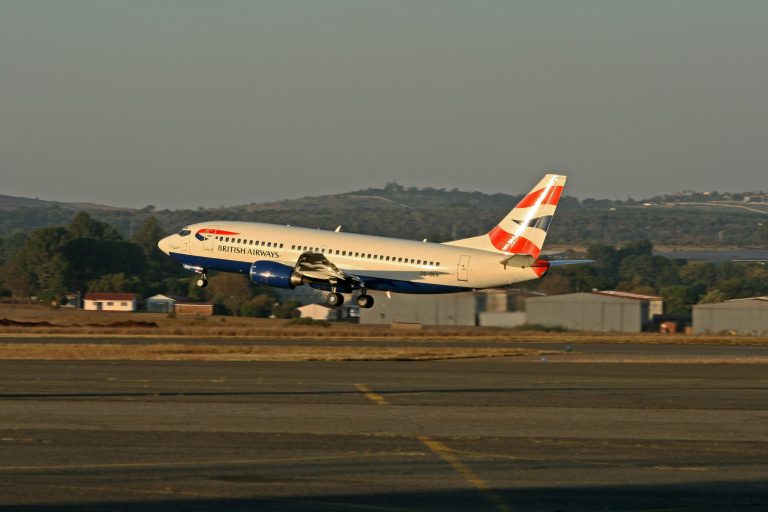 Pasagerii companiei aeriene British Airways au zburat timp de 13 ore cu trupul unei femei decedate în avion, care a fost păstrat în bucătărie.