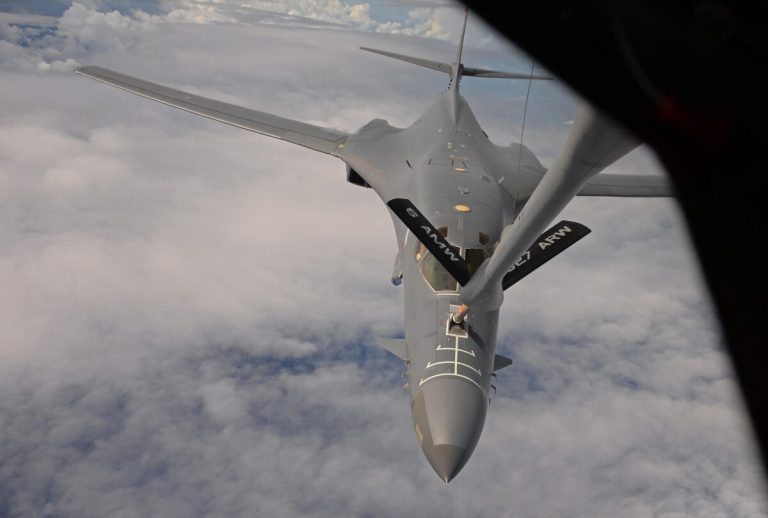 Patru americani au decedat în urma accidentului unui avion de realimentare în Irak.