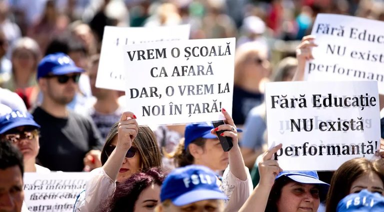 Peste 350 de profesori și-au dat demisia în ultimele patru luni ale anului trecut din cauza Legii Bolojan.