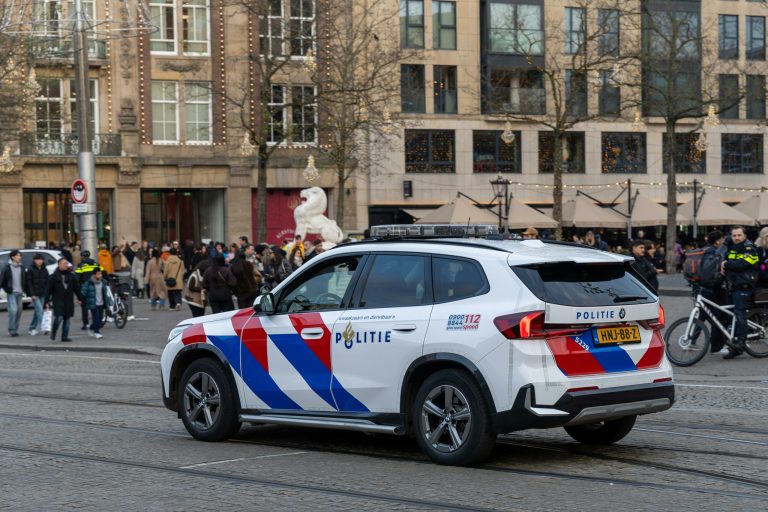 Poliția din Amsterdam anchetează o nouă explozie revendicată de același grup responsabil pentru atacul asupra unei școli evreiești