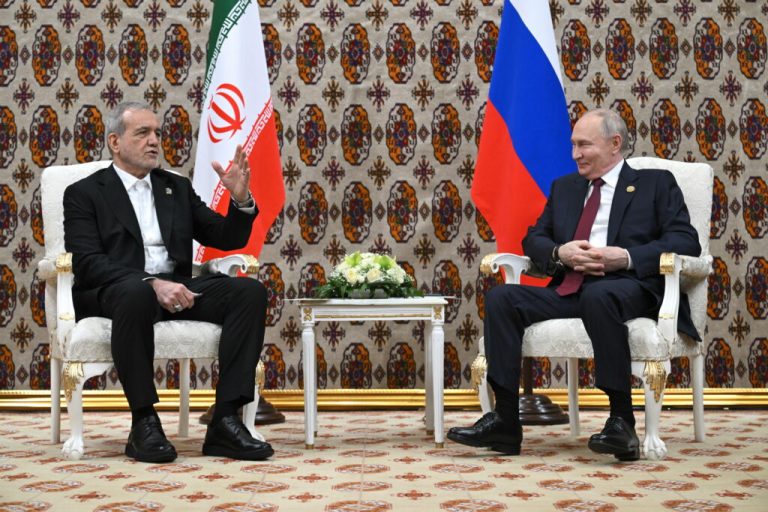 Președintele Iranului a avut o convorbire telefonică cu Vladimir Putin, în contextul în care au apărut informații conform cărora Rusia furnizează Iranului date pentru a viza forțele SUA.