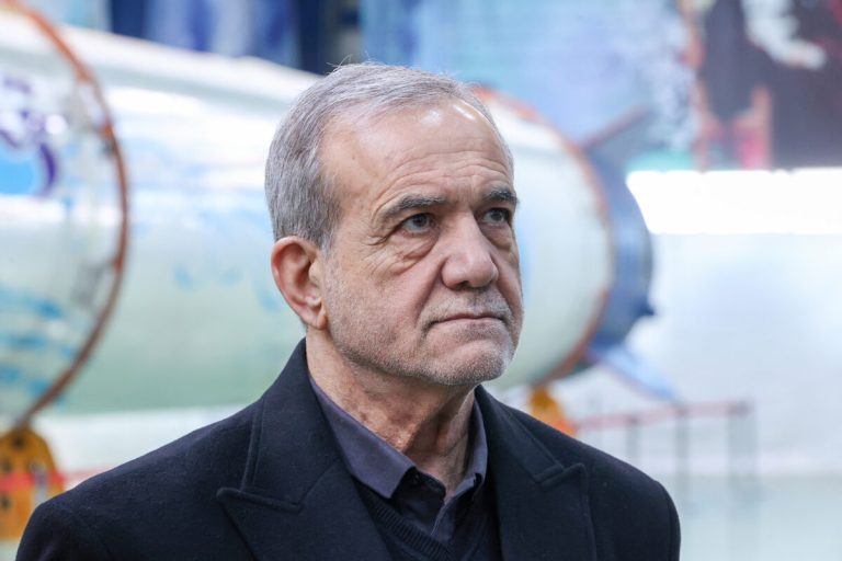 Președintele Iranului garantează „relații de prietenie” cu statele învecinate.