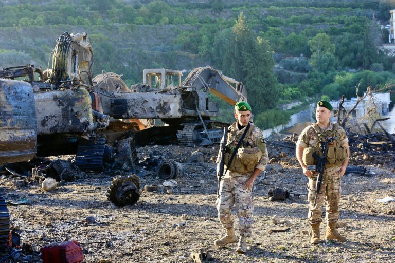 Război în Orientul Mijlociu, ziua 26 | Teheranul a lansat rachete către Israel, Kuweit, Iordania și Bahrain / Cel puțin 9 persoane ucise în raidurile israeliene în sudul Libanului / SUA se pregătesc să trimită peste 1.000 de soldați în Orientul Mijlociu