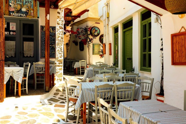 Restaurant sancționat cu 40.000 de dolari după ce a servit insecticid în loc de suc de merișoare unor copii.