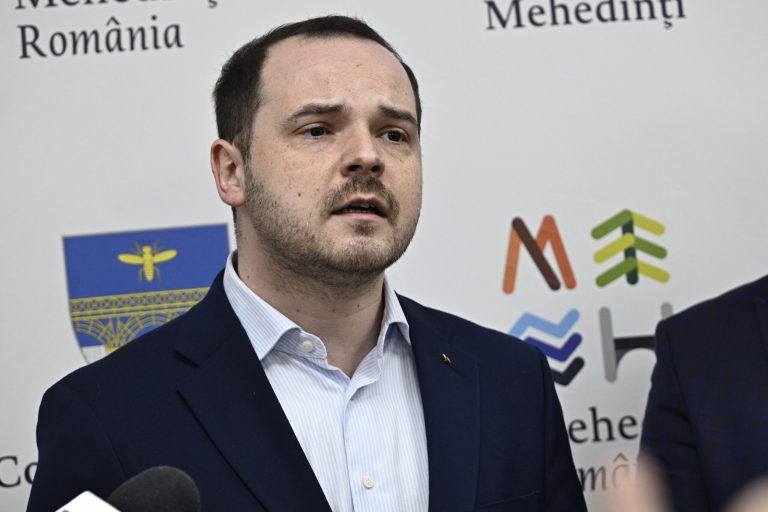 Rogobete: Cineva a sugerat să lăsăm mașinile acasă; nu pot lăsa ambulanțele în garaj