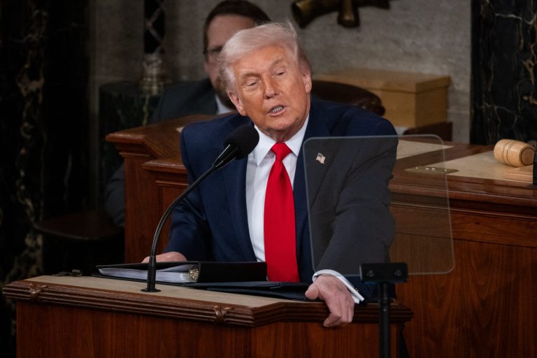 SUA dispun de suficiente stocuri de armament pentru un război „fără sfârșit”, afirmă Trump