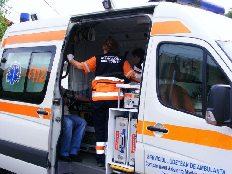 Sfârșit tragic pentru o tânără de 29 de ani din Botoșani. A avut o criză în timp ce își aștepta copilul să iasă de la școală.