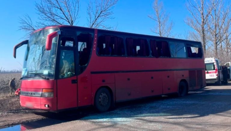 Trei morți și patru răniți în estul Ucrainei, într-un atac rusesc cu rachetă care a vizat un autobuz într-un sat din apropierea orașului Kupiansk.