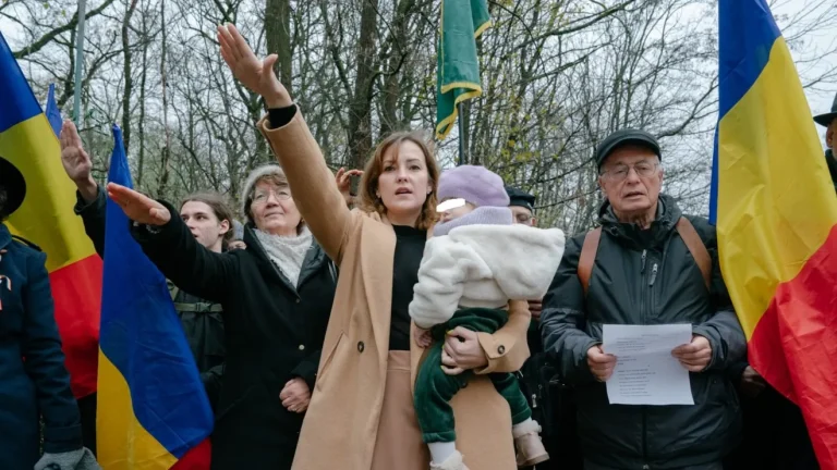 Trei parlamentari din Iași propun o lege care sprijină criminalii de război și Mișcarea Legionară.