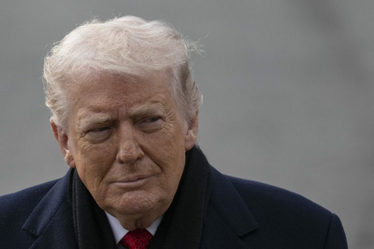 Trump amenință Iranul: „Veți suferi o lovitură de 20 de ori mai mare dacă blocați Strâmtoarea Ormuz”