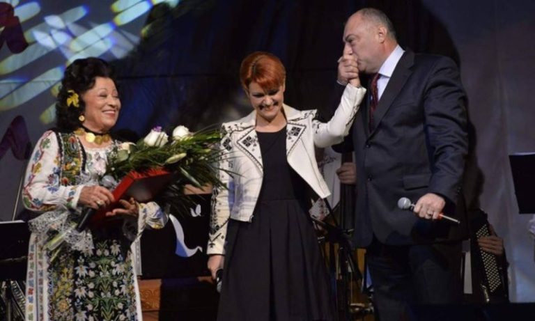 USR acuză PSD că împiedică eliminarea pensiilor speciale ale consilierilor locali.