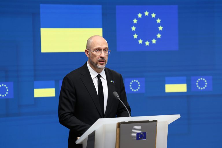 Ucraina preconizează cheltuieli enorme pentru reconstrucția sistemului energetic, după ani de atacuri asupra infrastructurii.