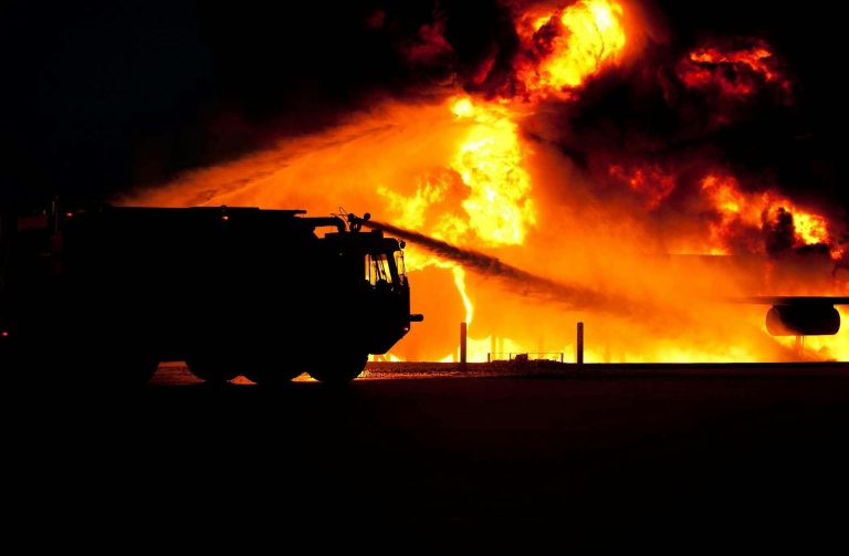 Un club de noapte din Germania a fost distrus de un incendiu. 750 de persoane au fost evacuate.