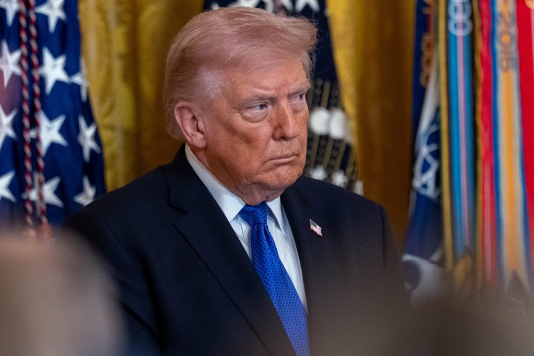 Un consilier al noului lider suprem al Iranului îl cataloghează pe Donald Trump drept „Satan întruchipat” și amenință cu distrugerea Israelului.