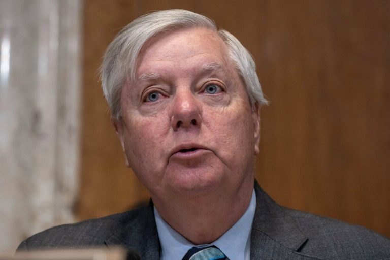 Un senator republican solicită retragerea trupelor SUA din Spania deoarece nu susține războiul împotriva Iranului.