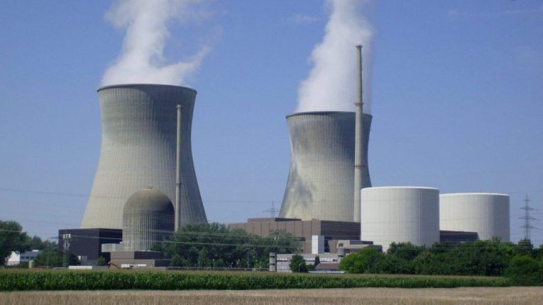 Unii lideri europeni intenționează să revină la energia nucleară după închiderea reactoarelor.