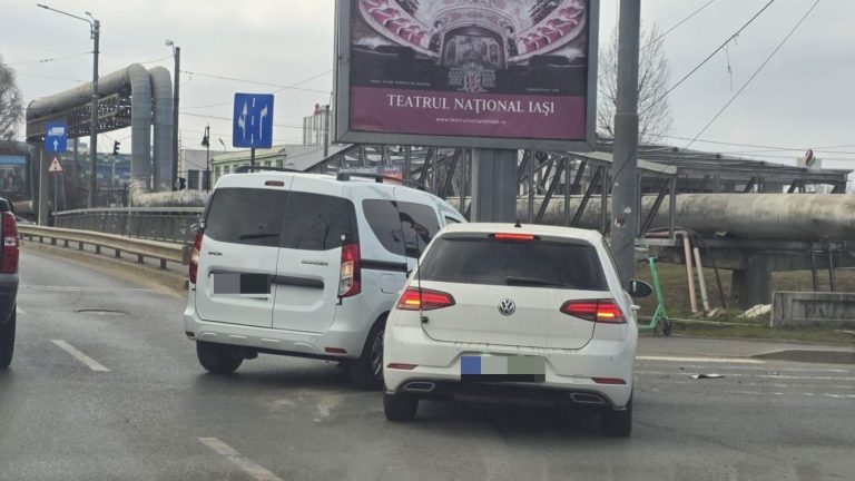 VIDEO | Ce riscuri îți asumi dacă încerci să fii „drăguț” în trafic. Un șofer din Iași a experiențiat pe propria piele.