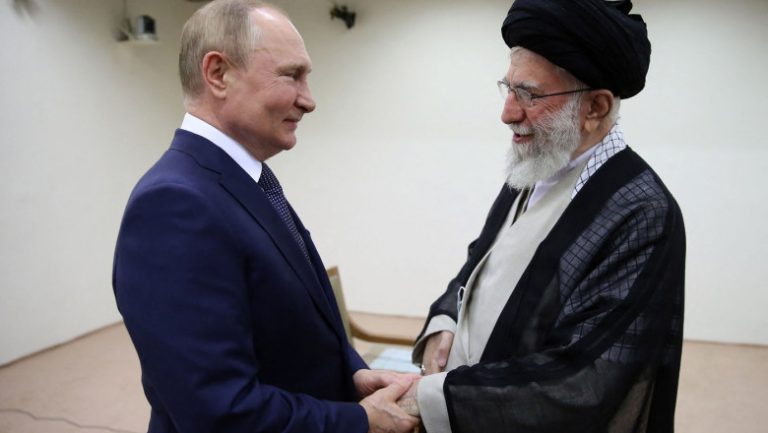 Vladimir Putin la Teheran: Rusia sprijină Iranul