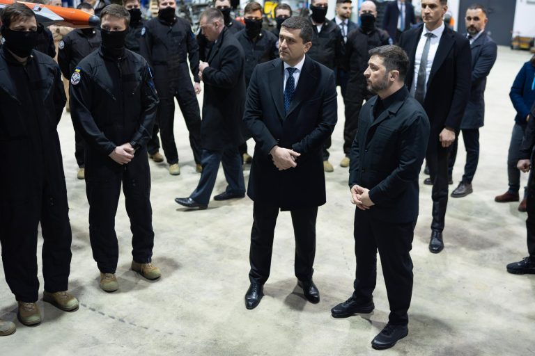 Zelenski a efectuat o vizită la Baza Aeriană de la Fetești, unde ucrainenii se pregătesc pentru a deveni piloți de avioane F-16.