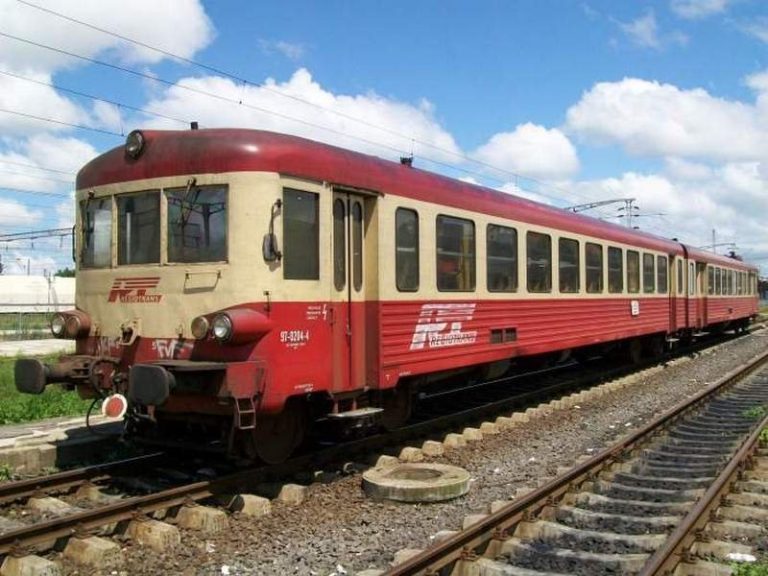 Doi prieteni au coborat împreună în stația de tren din Hârlău și s-au certat. Unul dintre ei l-a stropit pe celălalt cu benzină și i-a dat foc.