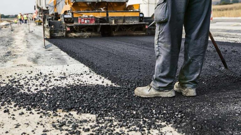 Drum scurt, dar costisitor: CJ Iași alocă 9,76 milioane lei pentru 3,7 km de întreținere