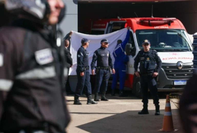 Fostul președinte al Braziliei, Jair Bolsonaro, a fost internat la terapie intensivă după ce a suferit probleme de sănătate în închisoare.