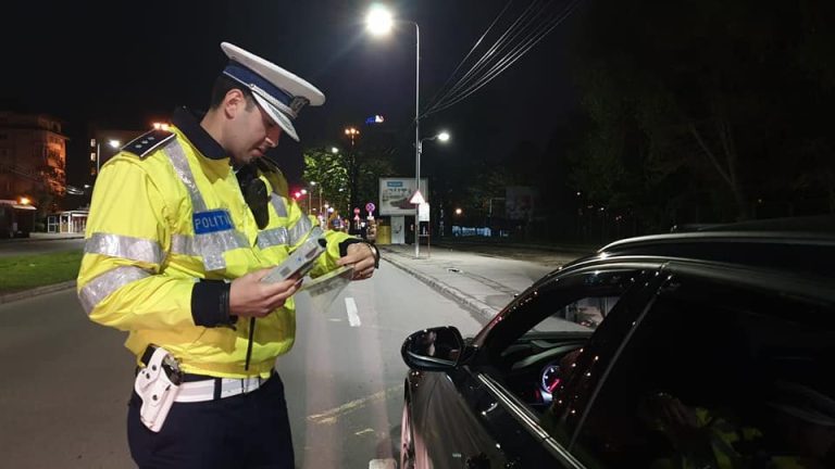 Proces straniu la Iași: procurorii au ajuns să-l apere pe șoferul beat pe care inițial intenționau să-l încarcereze pentru două infracțiuni comise la volan.