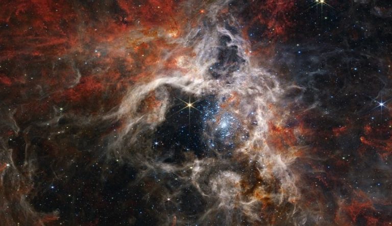Telescopul James Webb a descoperit o atmosferă „imposibilă” pe o planetă super-Pământ extrem de veche.