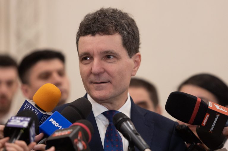 Terenul enigmatic al lui Nicușor Dan: intravilan în declarație, extravilan în primărie.