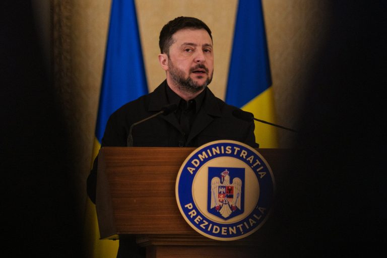 Reuters. Volodimir Zelenski acuză SUA că își leagă garanțiile de securitate de cedarea Donbasului
