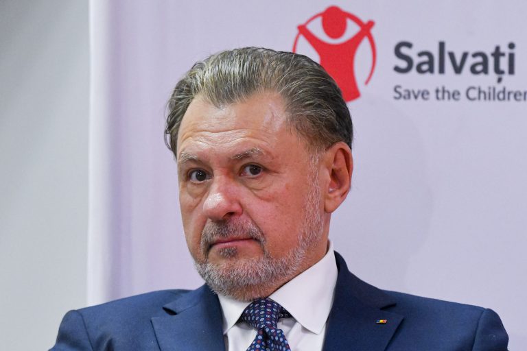 Alexandru Rafila îi răspunde lui Vlad Voiculescu: „Se sustrage de la orice responsabilitate și încearcă să asocieze situația generată chiar de membrii USR cu mine și cu echipa Ministerului Sănătății”