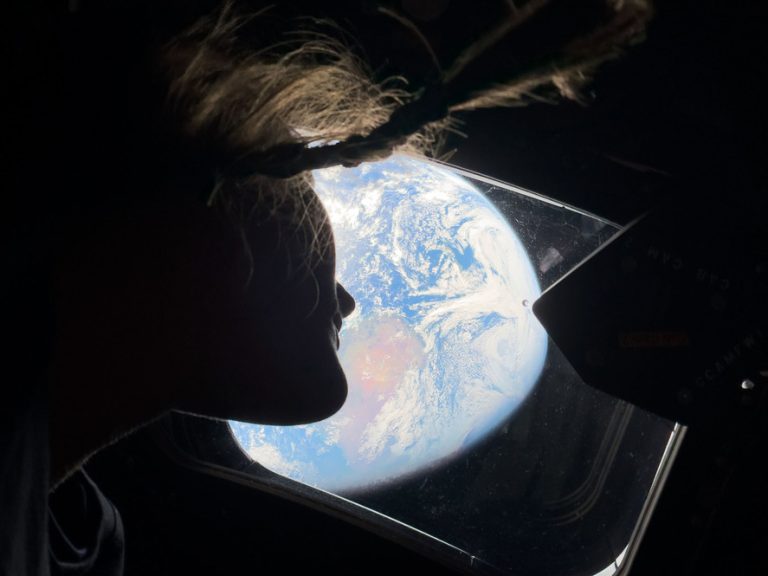 Astronauții misiunii Artemis II, mai aproape de Lună decât de Pământ. Ce problemă întâmpină