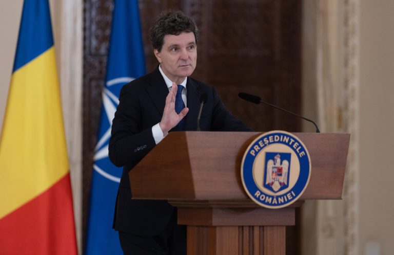 Cât de frecvent privesc copiii președintelui televizorul? Nicușor Dan: „Au voie, din când în când, la anumite filme pe calculator”