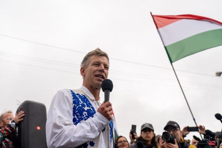 Cine este Péter Magyar, omul care ar putea să-l înlăture pe Orban de la putere și să orienteze Ungaria spre un traseu mai pro-european