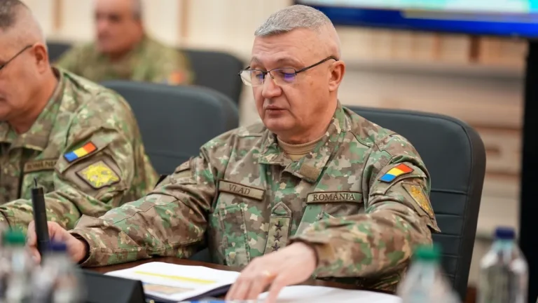Defapt.ro: Generalul Vlad, noul șef al Armatei, a descoperit că are nedeclarați 330.000 de lei peste noapte, imediat după preluarea funcției de șef al Statului Major.