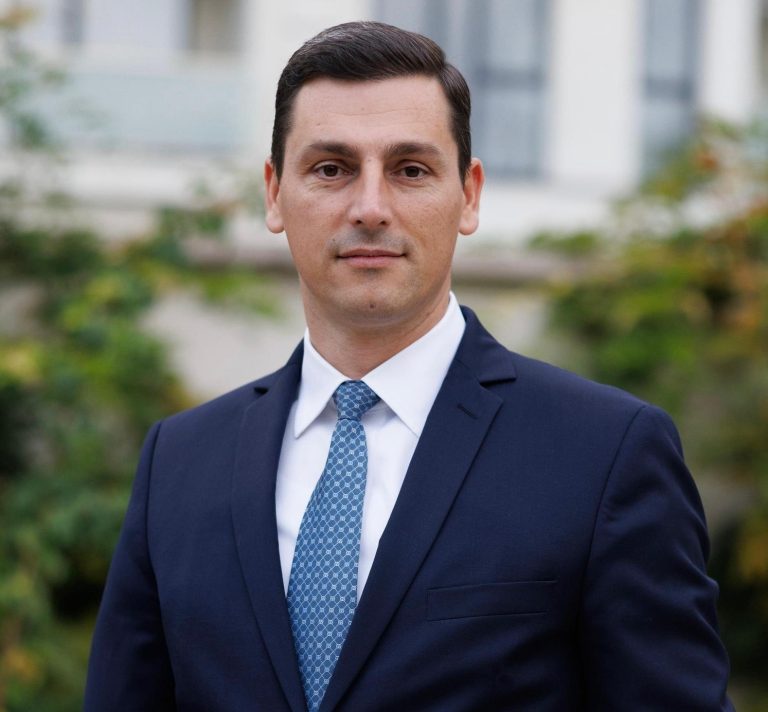 Deputat PNL: Orice încercare de schimbare a guvernului echivalează cu sabotarea unui obiectiv național.