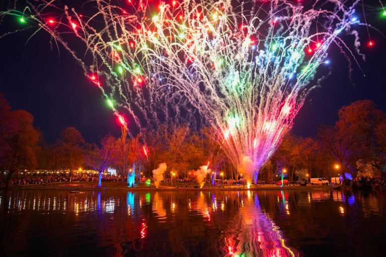 FOTO/VIDEO | Cum se prezintă târgul de Paște din Craiova. Mii de oameni au participat la deschidere