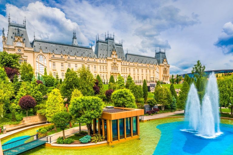 Harta roșie a turismului în primele două luni ale anului 2026: Iașul în scădere cu 6%, Rediul la egalitate cu Pașcaniul.