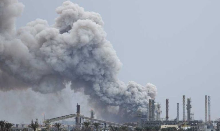 Israel a bombardat cel mai mare complex petrochimic din Iran.