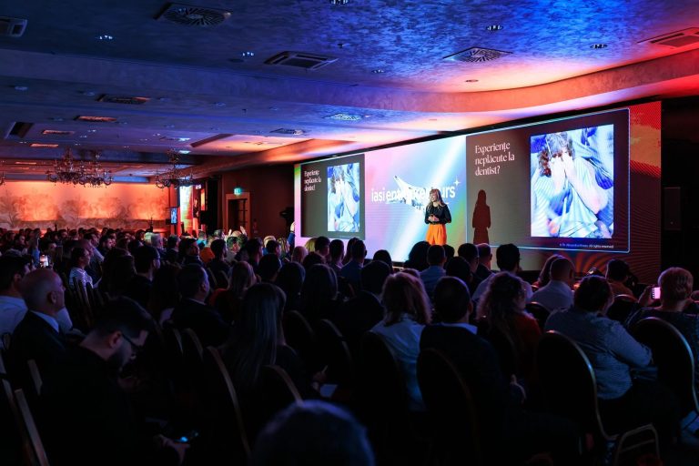 Lideri de afaceri și investitori pe scena Iași Entrepreneurs Summit, prezentat de UniCredit Bank în cadrul Săptămânii Creative Românești