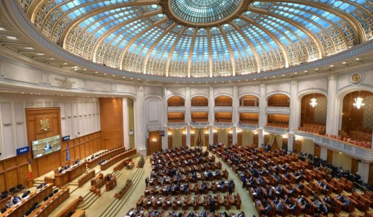 Părinții copiilor cu autism și sindrom Down vor beneficia de sprijin din partea statului: consiliere psihologică gratuită, aprobată de Parlament.