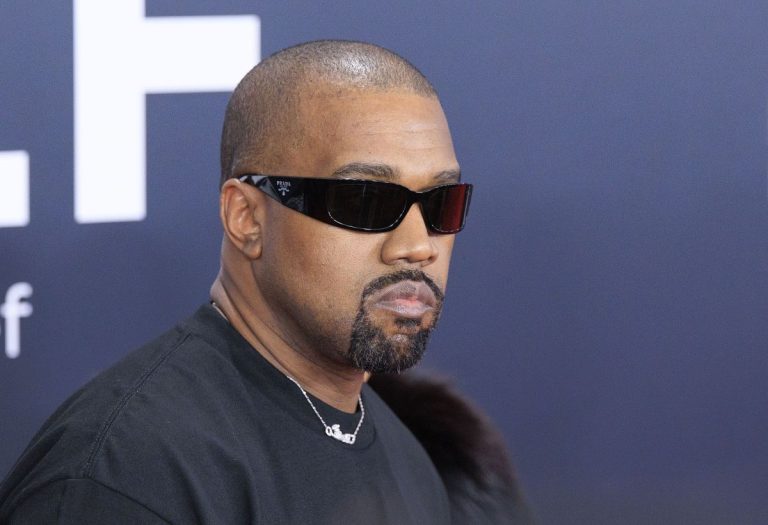 Pepsi își retrage sponsorizarea unui festival din Marea Britanie, avându-l pe rapperul Kanye West ca artist principal.