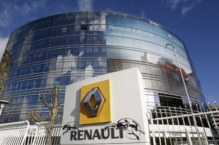 Renault efectuează concedieri în contextul creșterii concurenței din China.