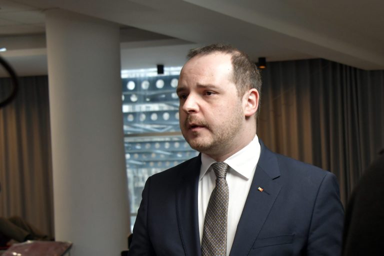 Rogobete ia în considerare negocierile cu Pfizer pentru terapii moderne, după pierderea procesului.