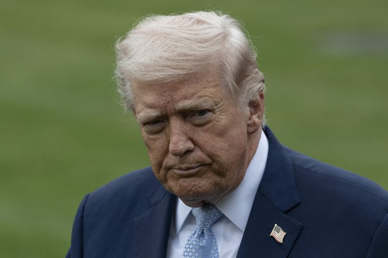 Trump oferă detalii despre salvarea celui de-al doilea pasager al avionului F-15E, doborât în Iran: L-am salvat.